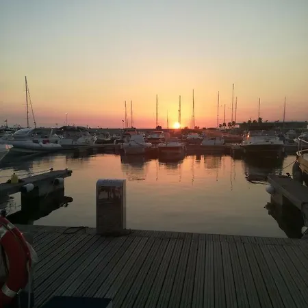 Pamari Botel *